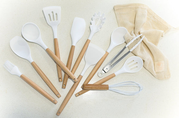 https://perfectpantriesproject.com/cdn/shop/products/11-piece-white-kitchen-utensil-set-384937_grande.jpg?v=1686447143